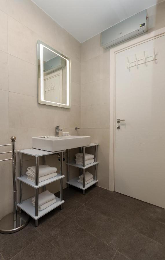 Lux Pool Suite Umag Exterior photo