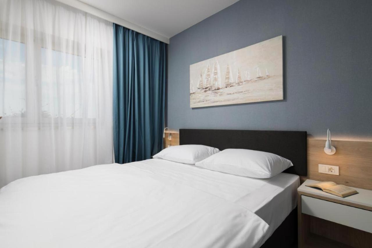 Lux Pool Suite Umag Exterior photo