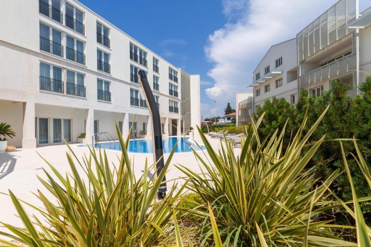Lux Pool Suite Umag Exterior photo